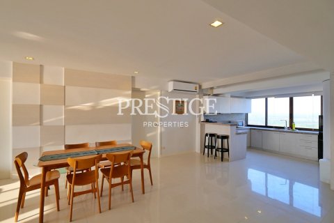 Condo in Pattaya, Thailand, 3 bedrooms № 198520 - photo 6