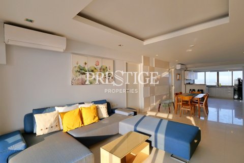 Condo in Pattaya, Thailand, 3 bedrooms № 198520 - photo 2
