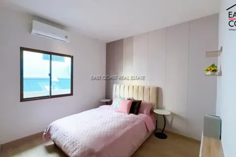 Casa de 4 dormitorios en Pattaya, Tailandia № 212926 - foto 7