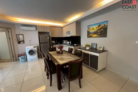 Condominio de 2 dormitorios en Jomtien Beach, Pattaya, Tailandia № 212923 - foto 2