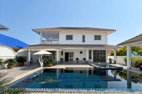 Villa in Cha-am, Thailand 3 bedrooms № 118999 - photo 2