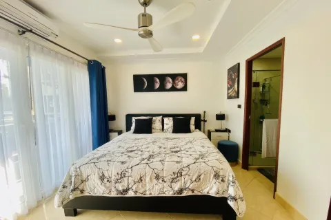 Appartement à Pattaya, Thaïlande 2 chambres № 155495 - photo 15