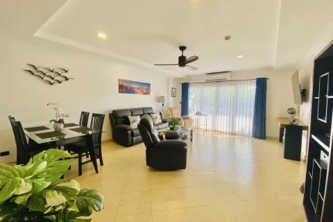 Appartement à Pattaya, Thaïlande 2 chambres № 155495 - photo 1