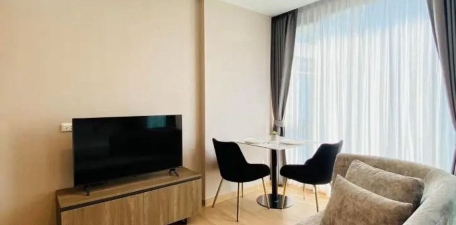 Studio in the Condo in Huai Khwang, Bangkok, Thailand  № 157245