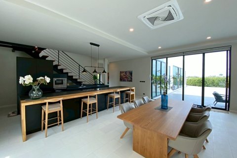 Villa in Hua Hin, Thailand 5 bedrooms № 168340 - photo 9