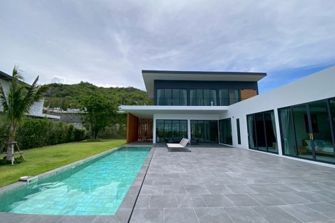 Villa in Hua Hin, Thailand 5 bedrooms № 168340 - photo 3