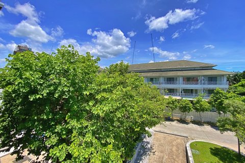 Condo in Hua Hin, Thailand, 1 bedroom  № 168381 - photo 7