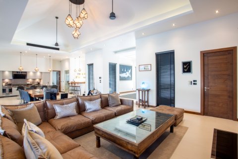 Villa in Hua Hin, Thailand 6 bedrooms № 168382 - photo 18
