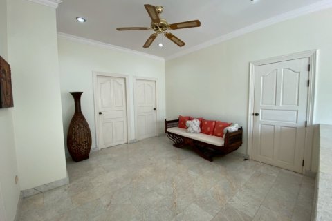 Villa in Hua Hin, Thailand 6 bedrooms № 168348 - photo 14