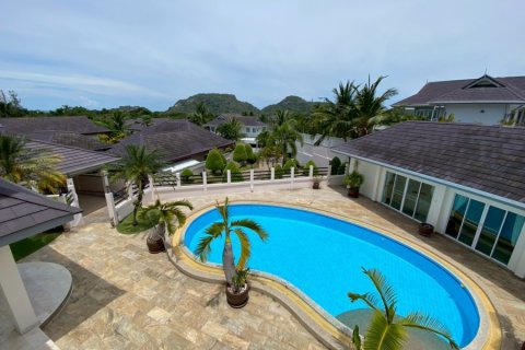 Villa in Hua Hin, Thailand 6 bedrooms № 168348 - photo 22