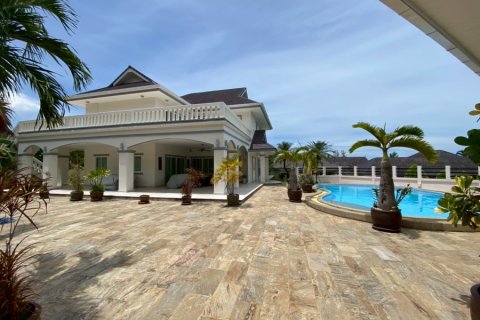Villa in Hua Hin, Thailand 6 bedrooms № 168348 - photo 4
