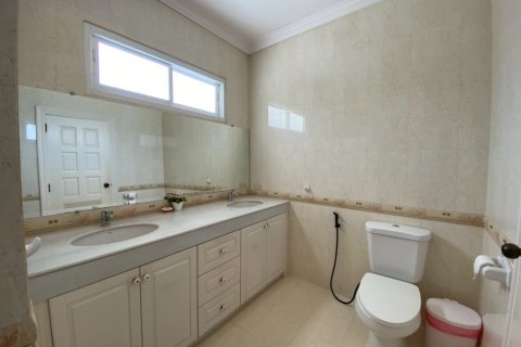 Villa in Hua Hin, Thailand 6 bedrooms № 168348 - photo 18