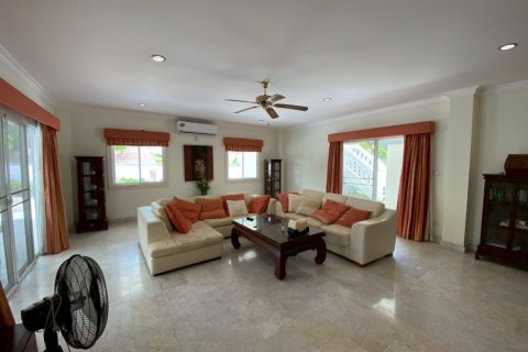 Villa in Hua Hin, Thailand 6 bedrooms № 168348 - photo 10