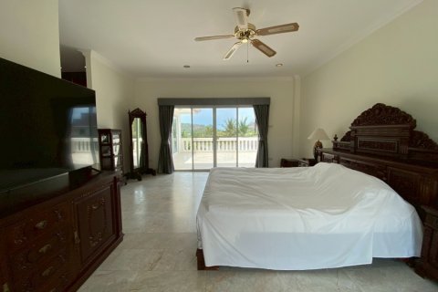 Villa in Hua Hin, Thailand 6 bedrooms № 168348 - photo 16