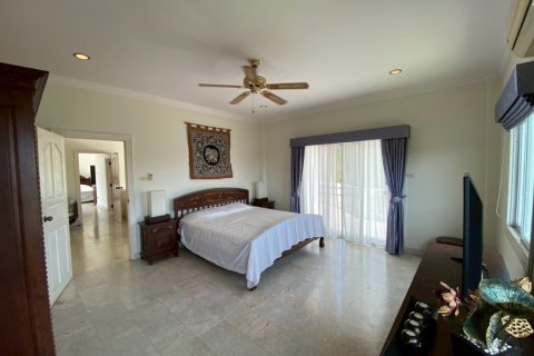 Villa in Hua Hin, Thailand 6 bedrooms № 168348 - photo 15