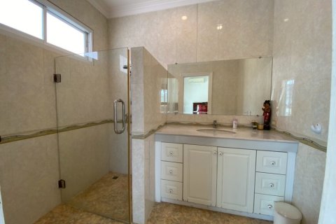 Villa in Hua Hin, Thailand 6 bedrooms № 168348 - photo 19