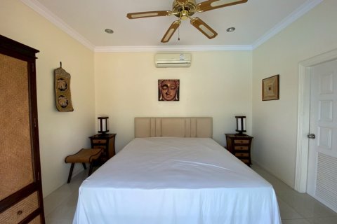 Villa in Hua Hin, Thailand 6 bedrooms № 168348 - photo 25