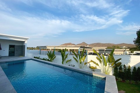 Villa in Hua Hin, Thailand 2 bedrooms № 168347 - photo 3