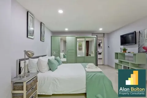 Casa de 8 dormitorios en Pattaya, Tailandia № 211045 - foto 13