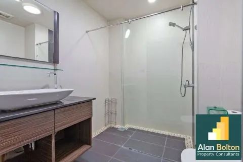 Casa de 8 dormitorios en Pattaya, Tailandia № 211045 - foto 6