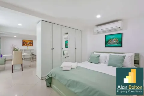 Casa de 8 dormitorios en Pattaya, Tailandia № 211045 - foto 2