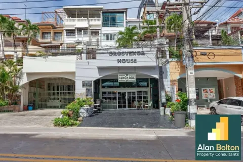 Casa de 8 dormitorios en Pattaya, Tailandia № 211045 - foto 16