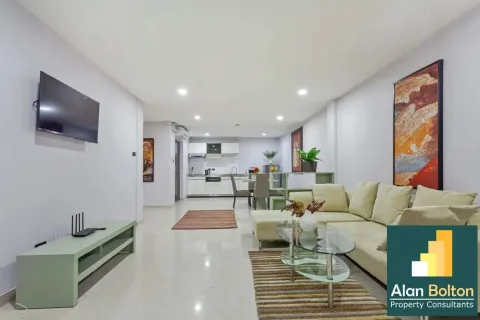 Casa de 8 dormitorios en Pattaya, Tailandia № 211045 - foto 10