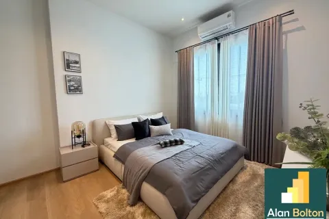 Casa de 4 dormitorios en Pattaya, Tailandia № 211048 - foto 10