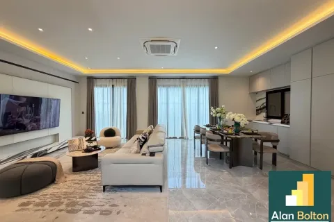 Casa de 4 dormitorios en Pattaya, Tailandia № 211048 - foto 8