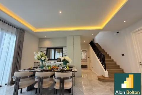 Casa de 4 dormitorios en Pattaya, Tailandia № 211048 - foto 5