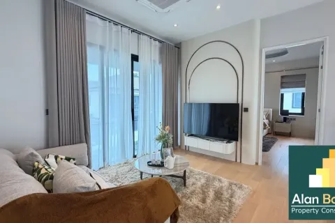 Casa de 4 dormitorios en Pattaya, Tailandia № 211049 - foto 3