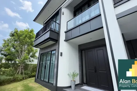 Casa de 4 dormitorios en Pattaya, Tailandia № 211049 - foto 6