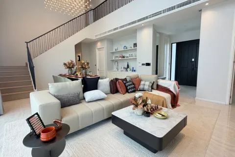 Casa de 4 dormitorios en Pattaya, Tailandia № 211049 - foto 18