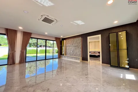 Casa de 3 dormitorios en Pattaya, Tailandia № 212917 - foto 13
