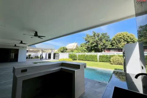 Casa de 3 dormitorios en Pattaya, Tailandia № 212917 - foto 11