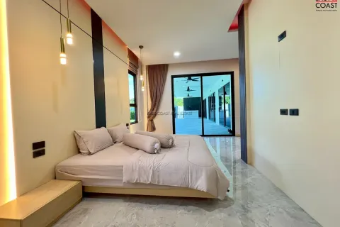 Casa de 3 dormitorios en Pattaya, Tailandia № 212917 - foto 22
