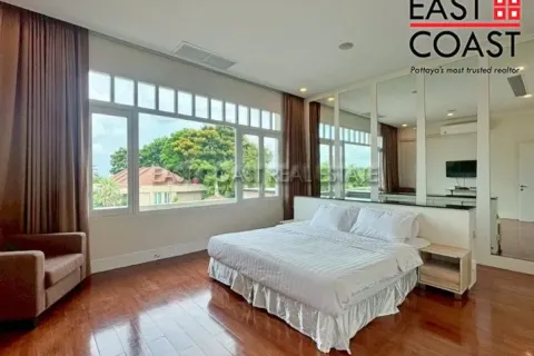 Casa de 4 dormitorios en Pattaya, Tailandia № 212913 - foto 12