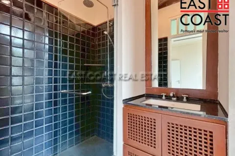 Casa de 4 dormitorios en Pattaya, Tailandia № 212913 - foto 14