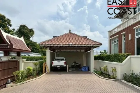 Casa de 4 dormitorios en Pattaya, Tailandia № 212913 - foto 3