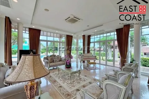 Casa de 4 dormitorios en Pattaya, Tailandia № 212913 - foto 5
