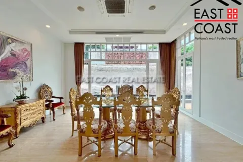 Casa de 4 dormitorios en Pattaya, Tailandia № 212913 - foto 6