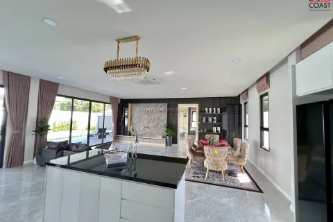 Casa de 3 dormitorios en Pattaya, Tailandia № 212918 - foto 10