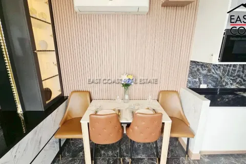 Condominio de 2 dormitorios en Jomtien Beach, Pattaya, Tailandia № 212919 - foto 2