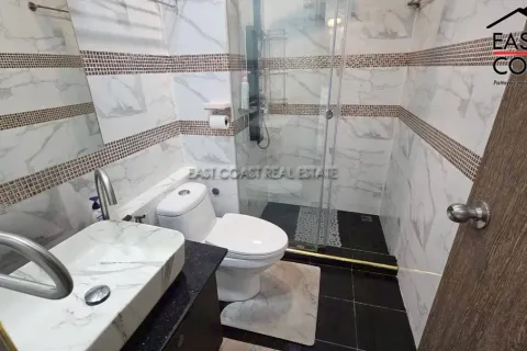 Condominio de 2 dormitorios en Jomtien Beach, Pattaya, Tailandia № 212919 - foto 25