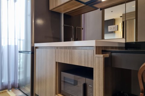 Condo in Bangkok, Thailand, 2 bedrooms № 139326 - photo 11