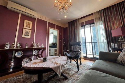 Condo in Khlong San, Bangkok, Thailand, 2 bedrooms  № 139325 - photo 1