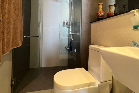 Condo in Khlong San, Bangkok, Thailand, 2 bedrooms  № 139325 - photo 27