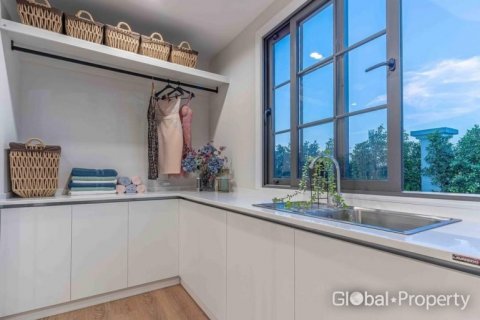 House in Pattaya, Thailand 4 bedrooms № 134426 - photo 21