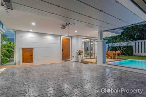 House in Pattaya, Thailand 4 bedrooms № 134426 - photo 7