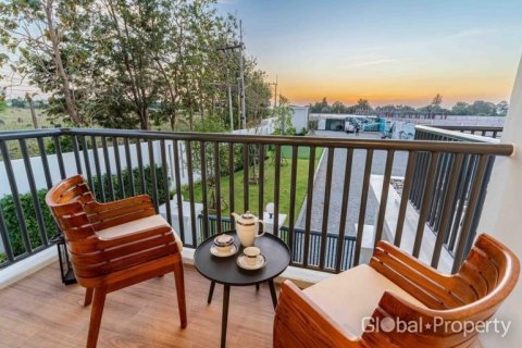 House in Pattaya, Thailand 4 bedrooms № 134426 - photo 4